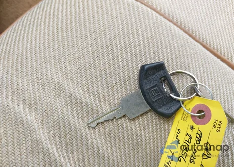 1990 Oldsmobile Cutlass Supreme из США, поврежденный, VIN 1G3WH54TXLD327846